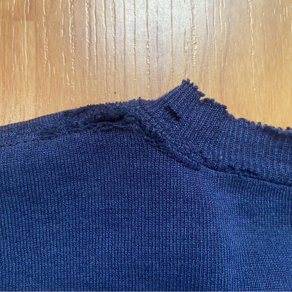 Vintage Russell Athletic Men’s Naturally Distressed Navy Crewneck Size XL - Picture 13 of 13
